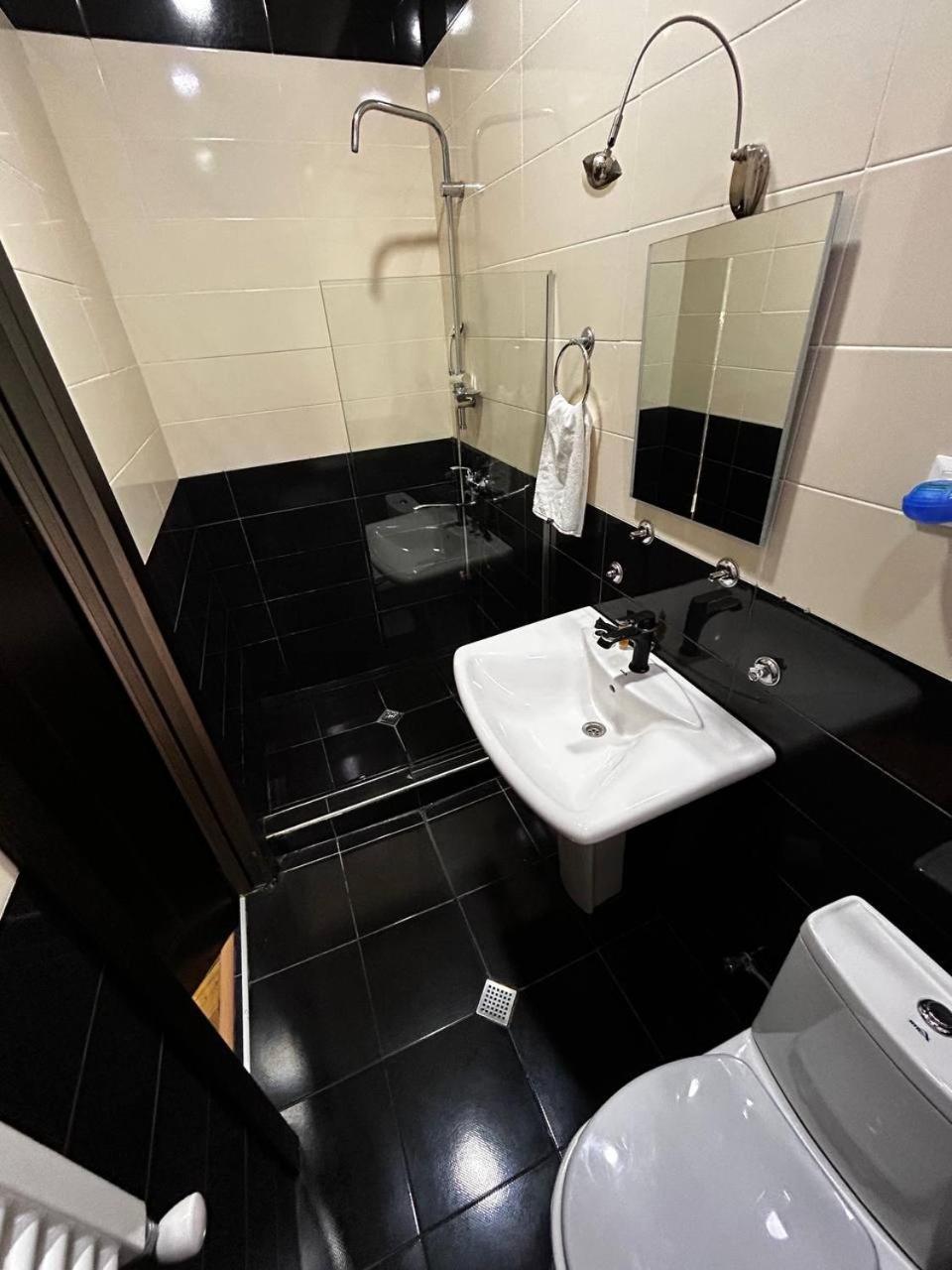 Duma Hotel Tbilisi Ngoại thất bức ảnh